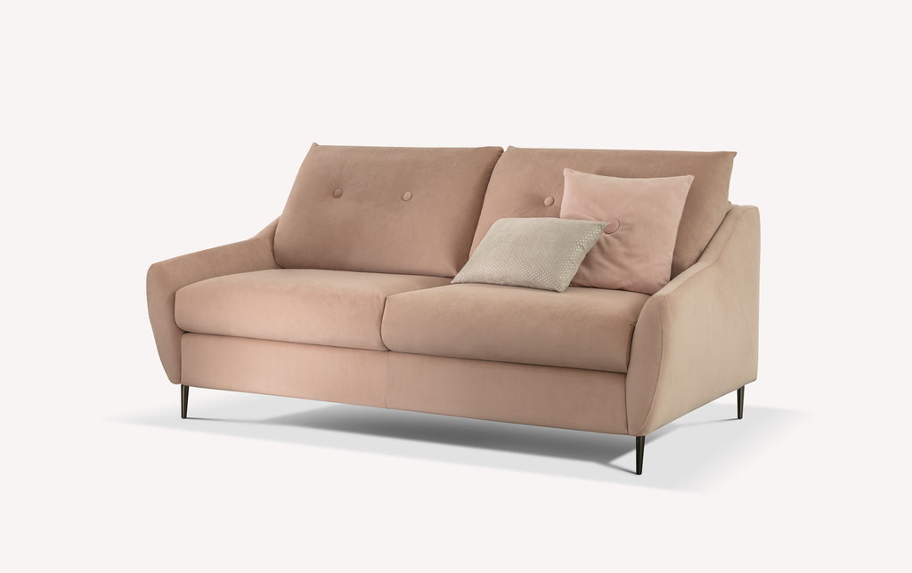 Canapé convertible en velours mat couleur litchi, modèle Layne, avec coussins décoratifs