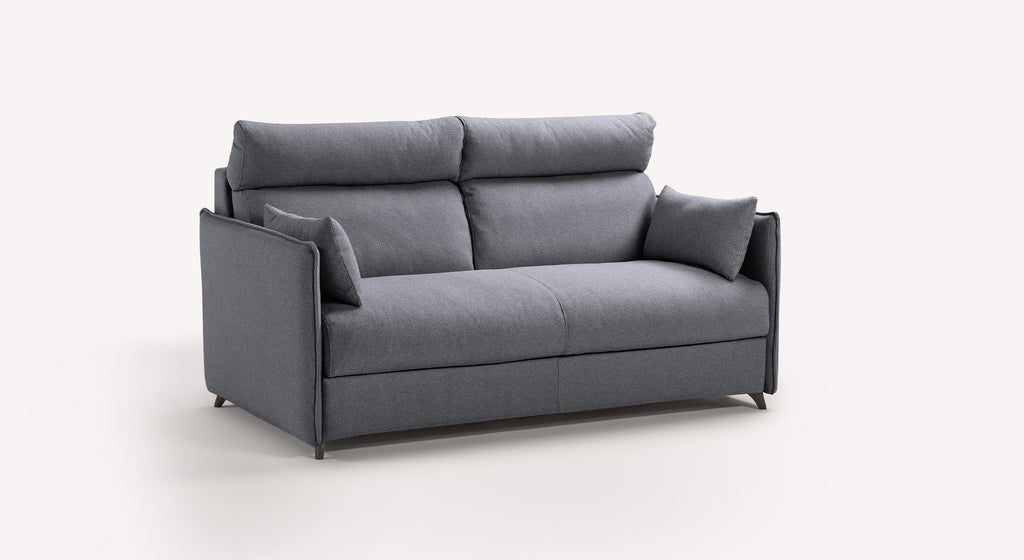 Canapé convertible en tissu gris Bentley Storm, modèle Cody, avec accoudoirs et coussins assortis