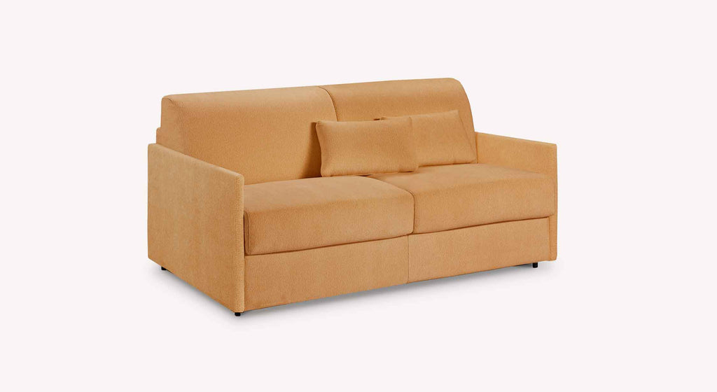 Canapé convertible moderne beige avec coussin d'appoint élégant, modèle JERRY Compact Misterio Curry, adapté pour un couchage quotidien confortable.