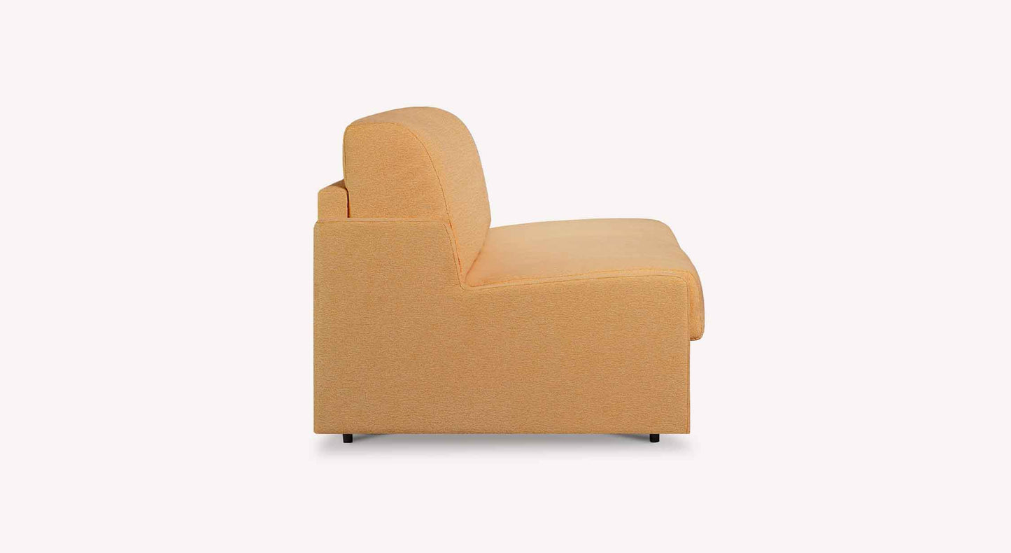 Canapé convertible JERRY Mini Misterio Curry de couleur curry avec un design compact, idéal pour un couchage quotidien dans un espace réduit.
