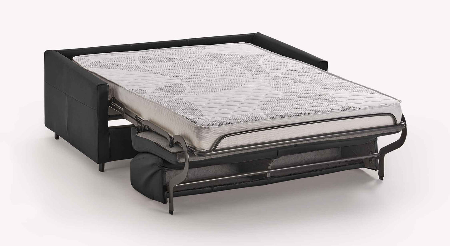 Canapé convertible BOBBY Cuir Lux Noir ouvert en lit avec matelas confortable et structure robuste, idéal pour un couchage quotidien.